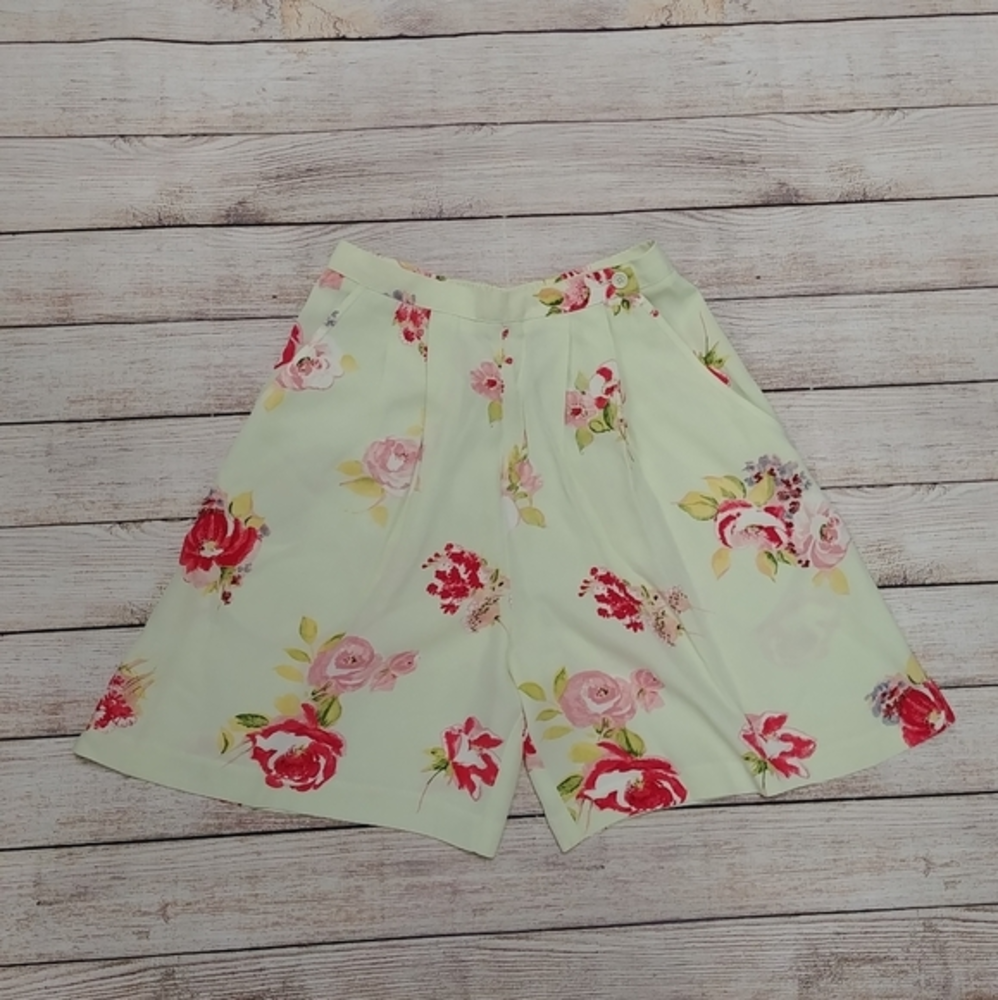 Vintage Karen Kane High Waist‎ Floral Shorts